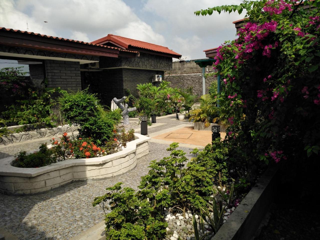 Hotel Des Jardins Abidjan Exterior photo